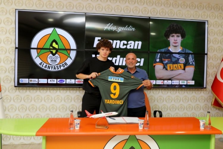 Erencan Yardımcı, 1 yıl daha Alanyaspor'da