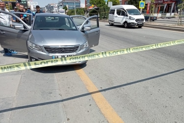 Ara&ccedil;ta kendini vuran kadın ağır yaralandı