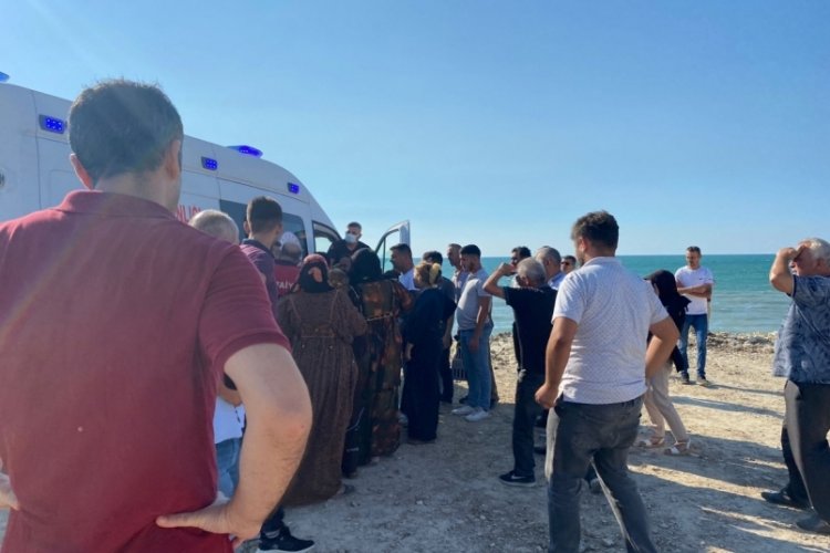 Zonguldak'ta denizde boğulma tehlikesi ge&ccedil;iren 2 kişi kurtarıldı