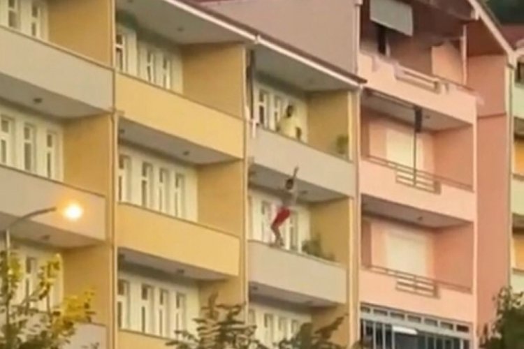 Bunalıma giren gen&ccedil; intihara kalkıştı