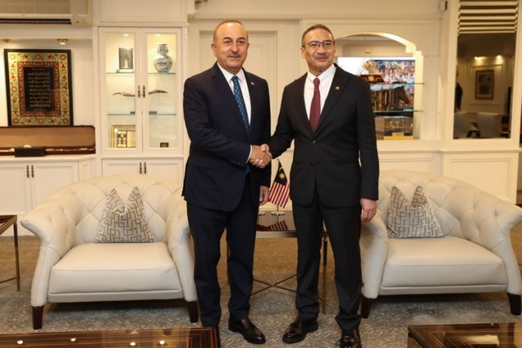 &Ccedil;avuşoğlu, Malezya Kıdemli Savunma Bakanı Hussein ile g&ouml;r&uuml;şt&uuml;