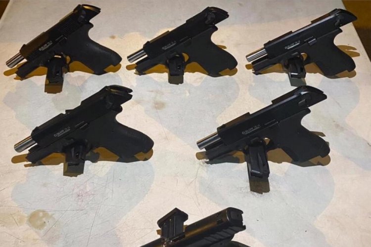 Bir ara&ccedil;ta 6 adet ruhsatsız tabanca ele ge&ccedil;irildi