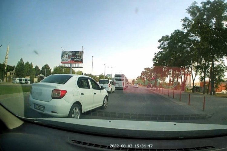 Makas atarak ilerledi, trafiği tehlikeye soktu