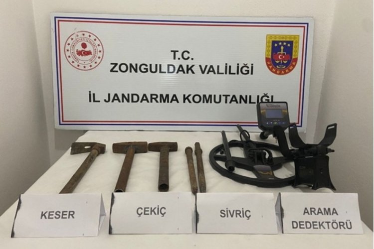 Ormanda ka&ccedil;ak kazı yaparken su&ccedil;&uuml;st&uuml; yakalandı