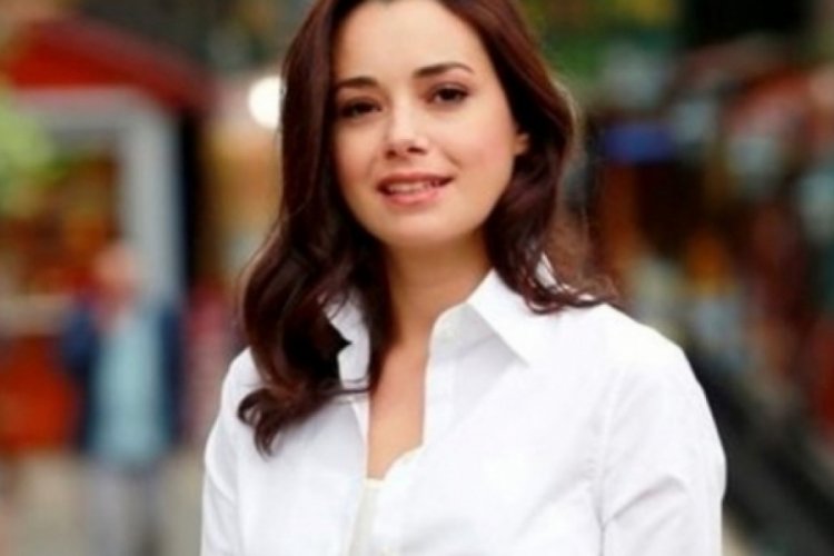 Oyuncu &Ouml;zg&uuml; Namal, aylar sonra ilk kez ortaya &ccedil;ıktı!