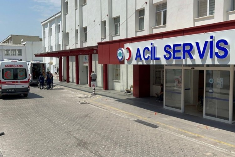 Paraş&uuml;t&uuml; a&ccedil;ılmayan eğitmen astsubay, zemine d&uuml;şerek ağır yaralandı