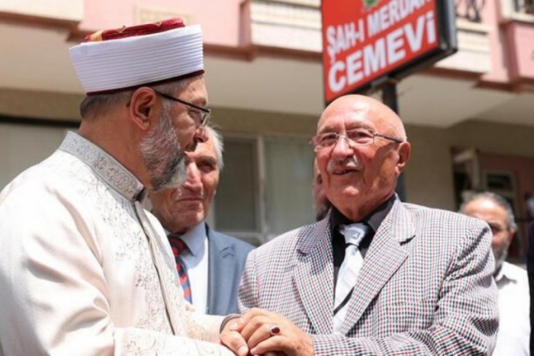 Diyanet İşleri Başkanı'ndan cemevine 'ge&ccedil;miş olsun' ziyareti