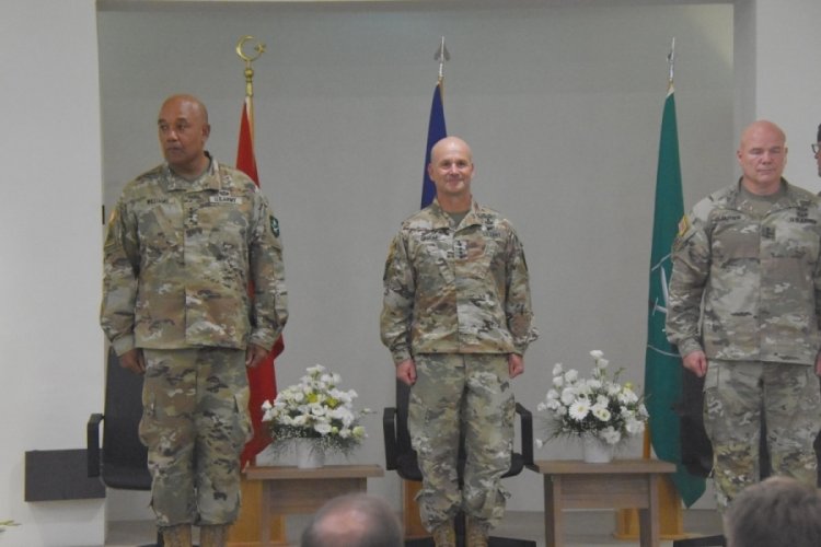 NATO M&uuml;ttefik Kara Komutanlığı'nda t&ouml;ren