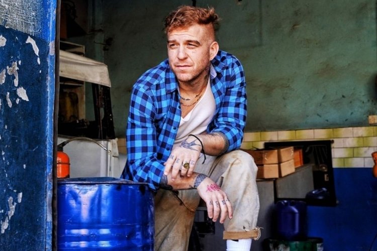 G&ouml;khan &Ouml;zoğuz'dan Demet Akalın'a sert tepki