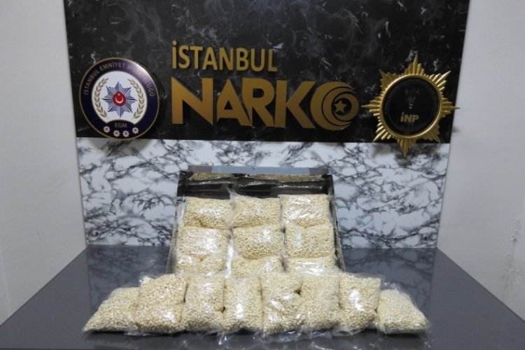 Ekmek makinesinde BAE'ye uyuşturucu hap taşırken polise takıldı