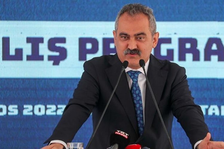 Mahmut &Ouml;zer, 'Bunu ilk defa a&ccedil;ıklıyorum' deyip paylaştı! M&uuml;fredata yeni ders