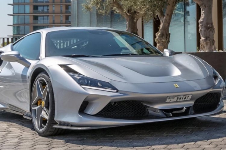 Ferrari 23 bin 555 aracını geri &ccedil;ağırıyor