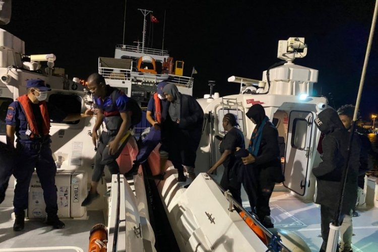 İzmir'de 19 ka&ccedil;ak g&ouml;&ccedil;men yakalandı