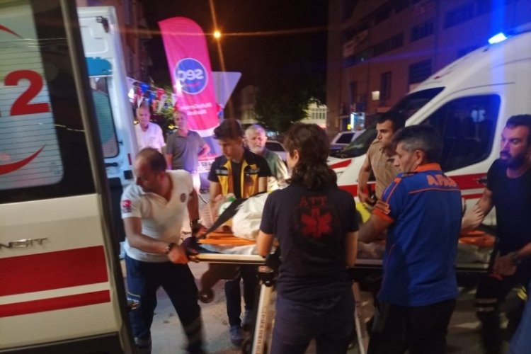 3 aracın karıştığı kazada s&uuml;r&uuml;c&uuml; yaralandı