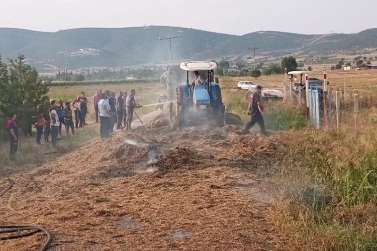 Saman y&uuml;kl&uuml; kamyonet alevlere teslim oldu