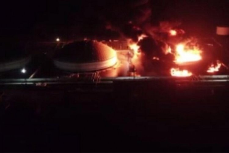 K&uuml;ba'da akaryakıt tankerine yıldırım d&uuml;şt&uuml;