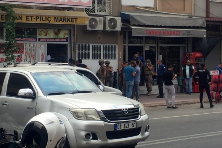 Adana'da dehşet anları: İki kayınbiraderini vurup birinin eşini rehin aldı