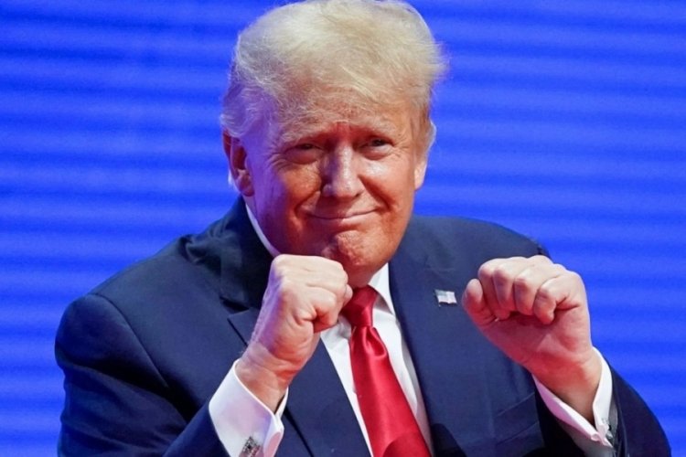 Trump 2024 başkanlık se&ccedil;imlerinde yeniden adaylık sinyali verdi