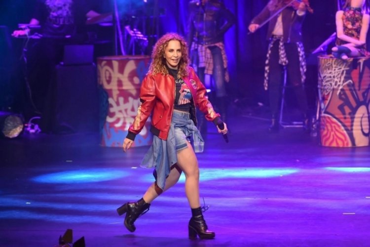 &Uuml;nl&uuml; şarkıcının konser organizat&ouml;r&uuml;ne telif baskını
