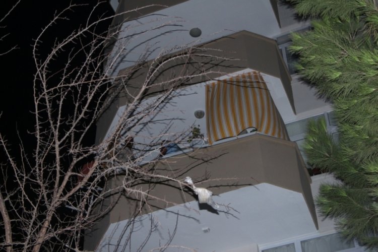 16 yaşındaki gen&ccedil; kız balkondan d&uuml;şt&uuml;