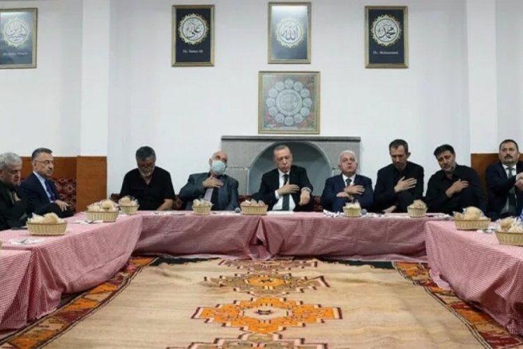Cumhurbaşkanı Erdoğan H&uuml;seyin Gazi Cemevi'ni ziyaret etti