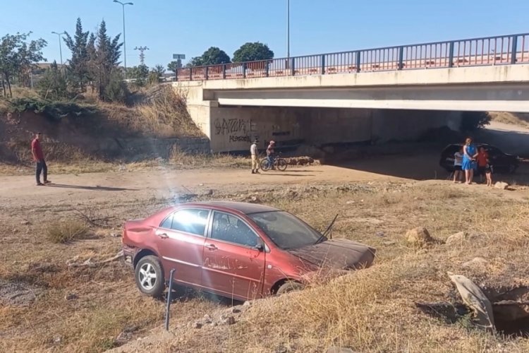 K&ouml;pr&uuml;den u&ccedil;an aracın s&uuml;r&uuml;c&uuml;s&uuml; ağır yaralandı