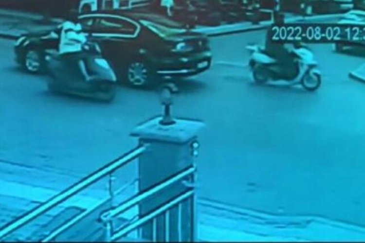 Trafikte tartıştığı motosikletliyi bacağından vurdu