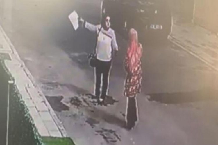 Oğlunu tehdit eden komşusunu yere yatırıp dakikalarca darbetti