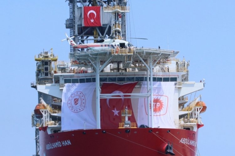 Yunanistan g&uuml;ndemini T&uuml;rkiye'yle değiştirmeye &ccedil;alışıyor