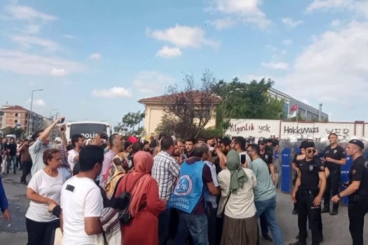 İşten &ccedil;ıkarılan 350 iş&ccedil;i ile polis arasında gerginlik