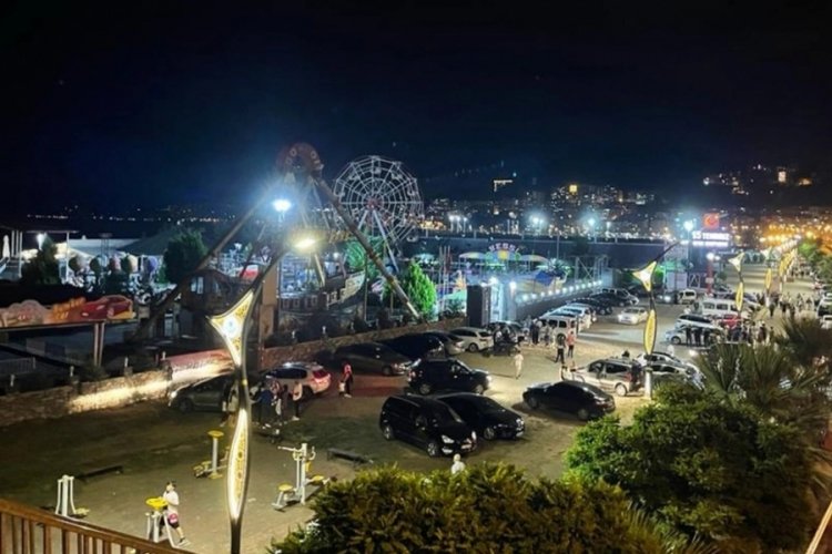 Lunapark faciası: Tren raydan &ccedil;ıktı! 1 kişi hayatını kaybetti,3 kişi yaralandı