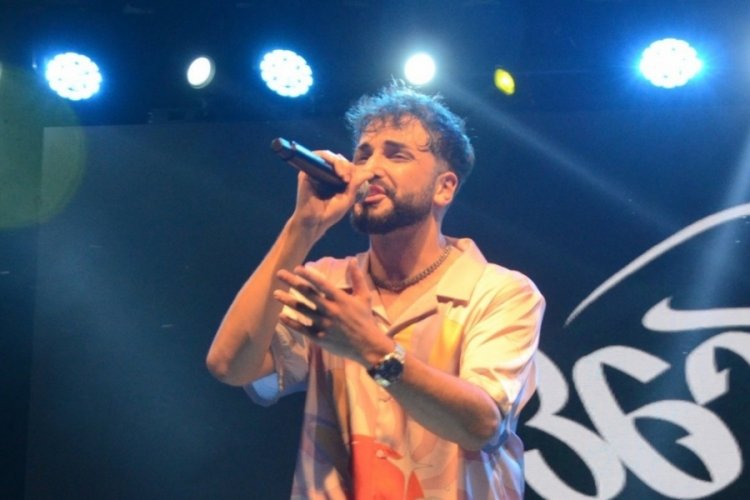 Sefo'nun konserinde taşlı sopalı kavga! Ortalık savaş alanına d&ouml;nd&uuml;