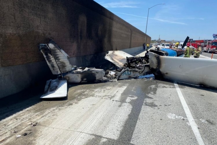 California'da tek motorlu u&ccedil;ak d&uuml;şt&uuml;, saniyeler i&ccedil;inde alev aldı