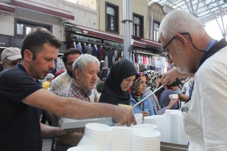 Bursa'da Tuz Pazarı'ndaki gelenek bu yıl da bozulmadı