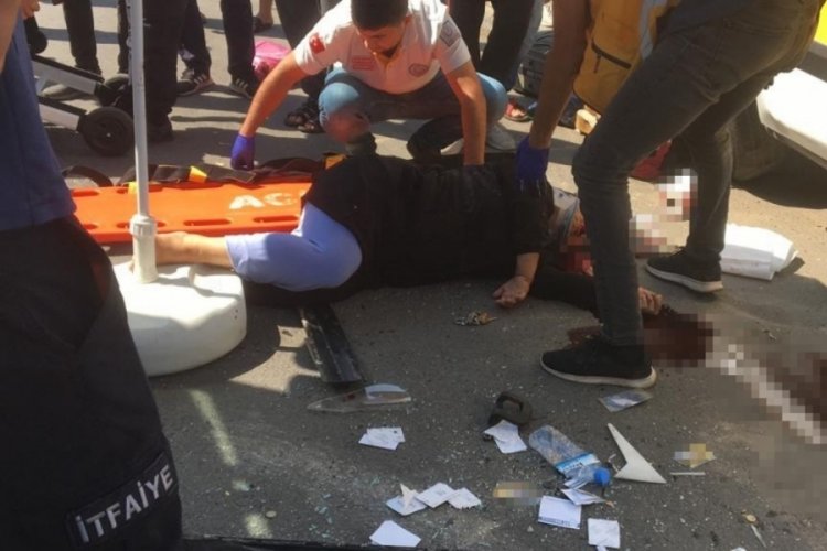 İki ticari ara&ccedil; kafa kafaya &ccedil;arpıştı: 1 &ouml;l&uuml;, 3 yaralı