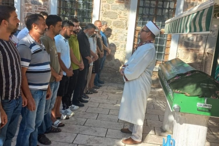 Eşi tarafından &ouml;ld&uuml;r&uuml;len kadın son yolculuğuna uğurlandı