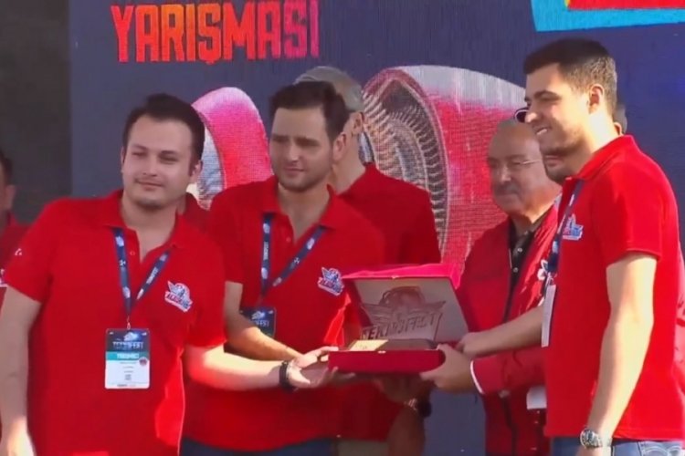 Bursa Uludağ &Uuml;niversitesi &ouml;ğrencilerine Teknofest'te &ouml;d&uuml;l