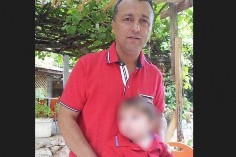 Denize d&uuml;şen oğlunu kurtarmak isterken boğuldu