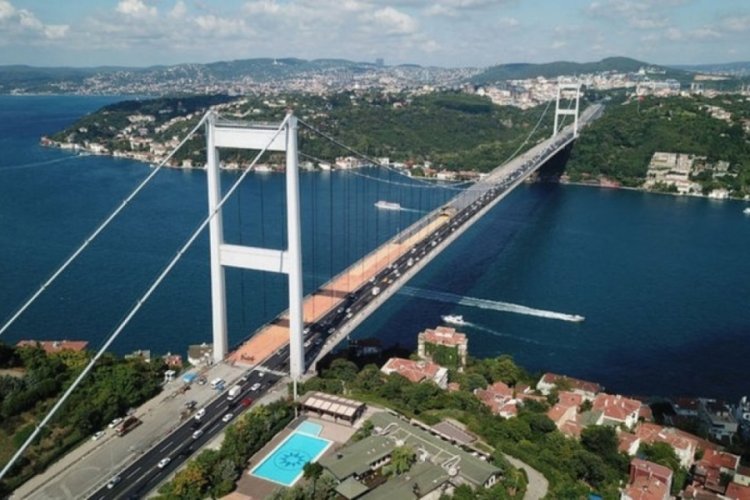 FSM K&ouml;pr&uuml;s&uuml;'nde asfaltlama &ccedil;alışması