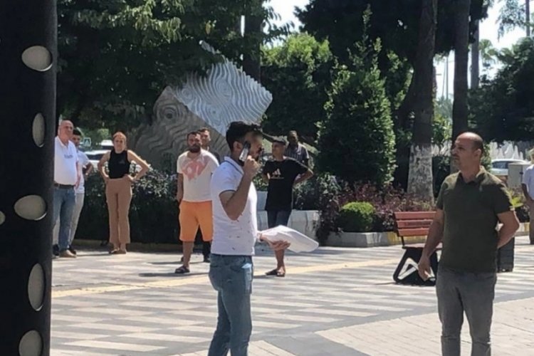 Emeklilik talebi reddedilen eski asker, SGK &ouml;n&uuml;nde başına silah dayadı