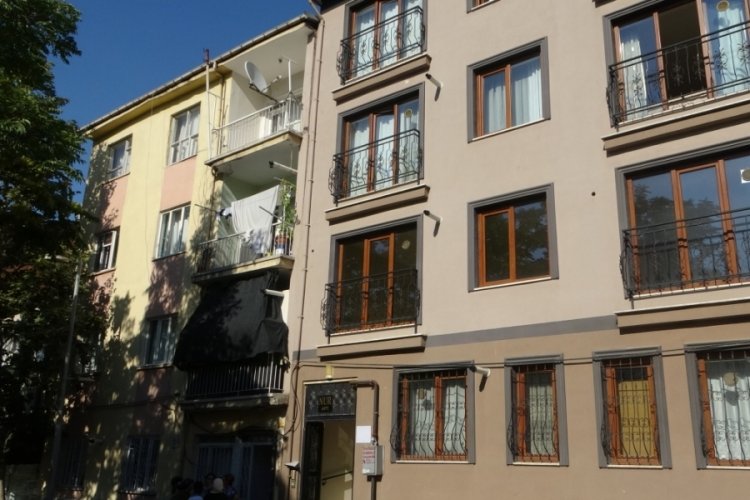 63 yaşındaki şahıs yalnız yaşadığı evde &ouml;l&uuml; bulundu