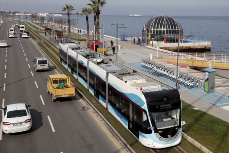İzmir'de meclisin g&uuml;ndemi toplu ulaşım tarifesi oldu