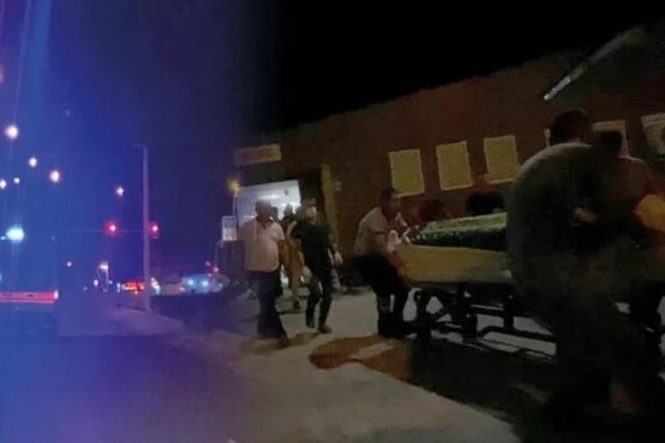 Eşine tokat atan kocayı bı&ccedil;akla &ouml;ld&uuml;rd&uuml;ler