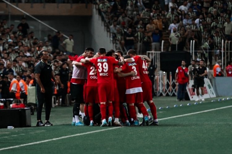 &Uuml;mraniyespor, Antalyaspor'u konuk edecek