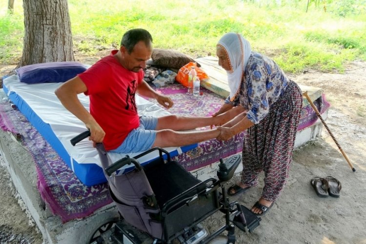 Yatağa bağımlı kalan adamdan yardım &ccedil;ığlığı