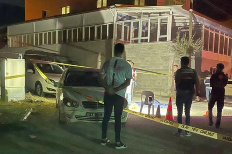 Bir kadın daha, boşanma aşamasında olduğu erkek tarafından &ouml;ld&uuml;r&uuml;ld&uuml;