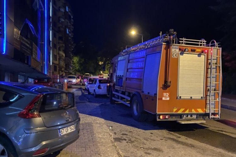 Marketin yangın alarmı &ccedil;aldı, ger&ccedil;ek kapıyı a&ccedil;ınca ortaya &ccedil;ıktı