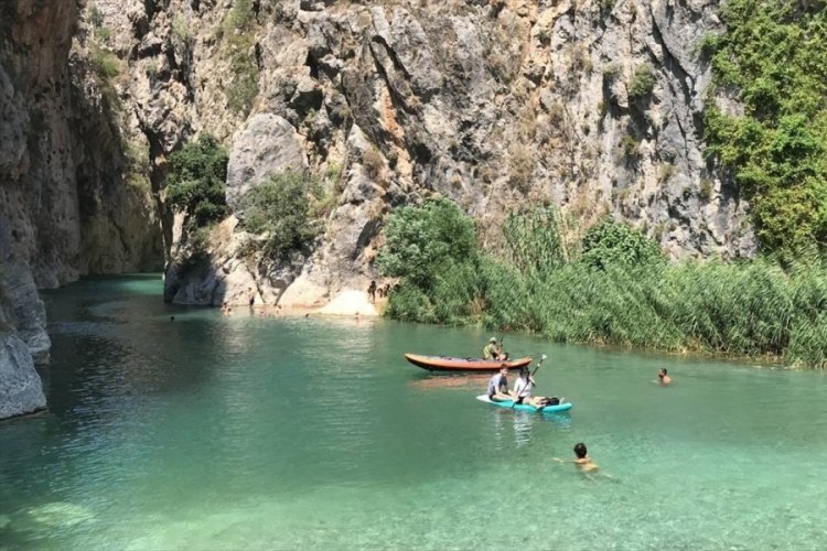 Sıcaktan bunalanlar Kapuz Kanyonu'nda