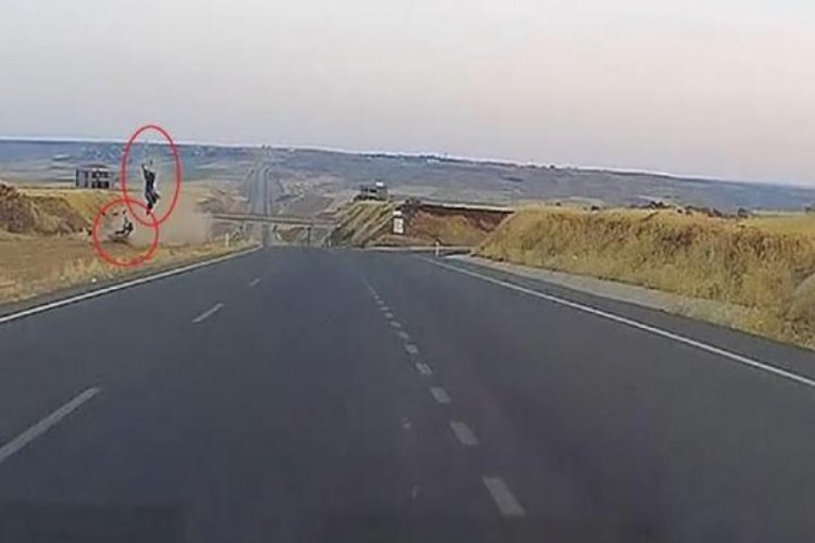Motosiklet 14 takla atarak şarampole d&uuml;şt&uuml;