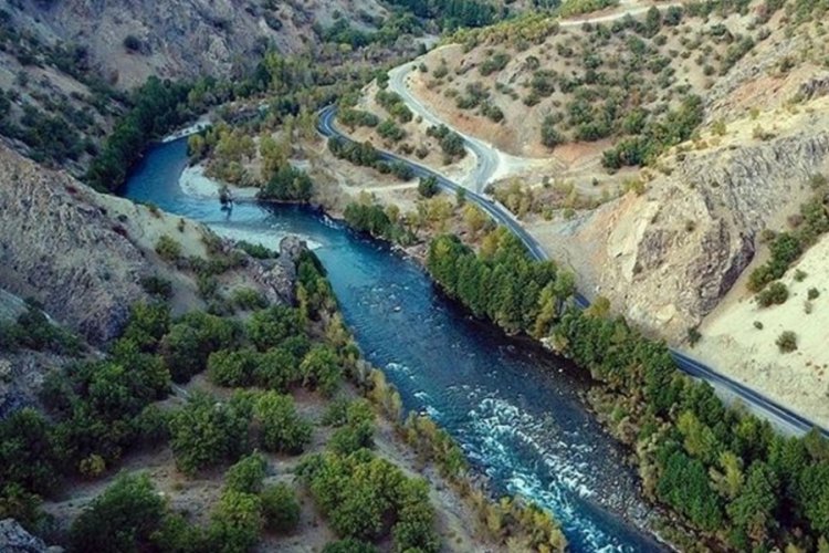 Serinlemek i&ccedil;in Munzur &Ccedil;ayı'na giren kişi boğularak hayatını kaybetti